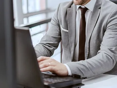 প্রতিফলিত লক্ষণগুলি অস্পষ্ট, রাতের ভ্রমণ তাবিজ