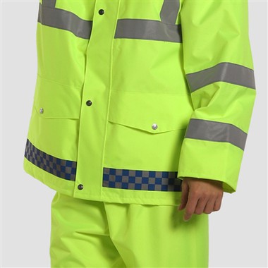 কেন প্রতিফলিত পোশাক খুব জনপ্রিয়?