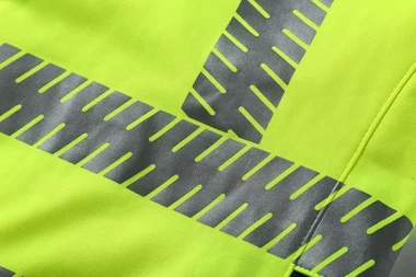 গরম আবহাওয়ায় প্রতিফলিত নিরাপত্তা পোশাক কীভাবে শ্বাস নেয়?