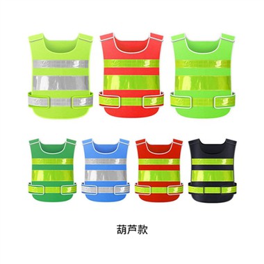 নির্মাণ সাইটে প্রতিফলিত নিরাপত্তা ভেস্টের বিভিন্ন রং কি ধরনের কাজ উপস্থাপন করে?