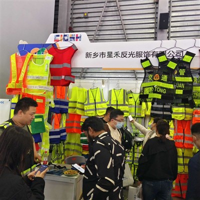 পুরুষদের প্রতিফলিত হুডির সুবিধাগুলি কী কী?